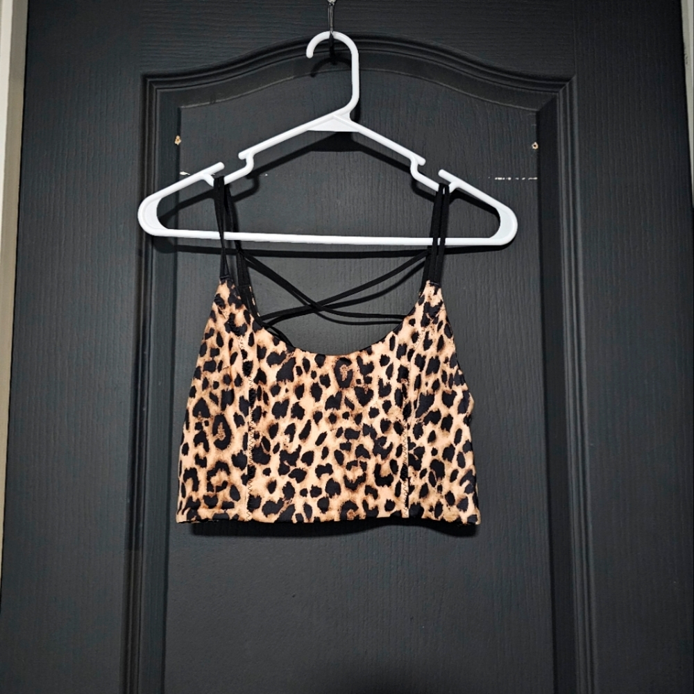 Victoria secret sports bra. Large. Leapord print
